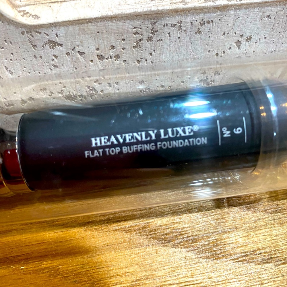 IT cosmetics heavenly luxe brush